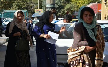 تصاویر ناراحت کننده از مصدومان زلزله زده در بیمارستان طالقانی کرمانشاه