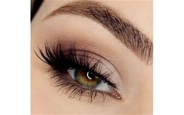 به همین راحتی مژه های خود را بلندتر کنید 