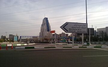 سقوط مرموز پسر 18 ساله از برجی در بلوار مرزداران ! + جزییات