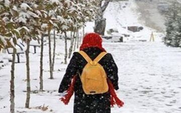 به جهت برودت هوا؛ فعالیت مدارس برخی مناطق آذربایجان شرقی فردا با تاخیر آغاز می شود