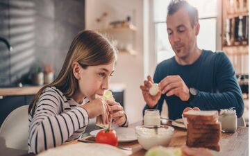 صبحانه پرپروتئین؛ سدی مقابل هوس شیرینی در نوجوانان