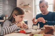 صبحانه پرپروتئین؛ سدی مقابل هوس شیرینی در نوجوانان