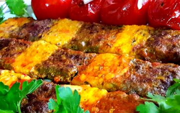 طرز تهیه کباب نگینی تابه‌ ای؛ کبابی خوشمزه و مجلسی با طعمی خاص