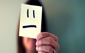 چرا دیگر هیچ چیز برایمان مهم نیست؟ علل و درمان «بی‌حسی عاطفی»