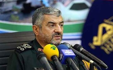 عکسی دیده نشده از جوانی سرلشگر جعفری و قالیباف 