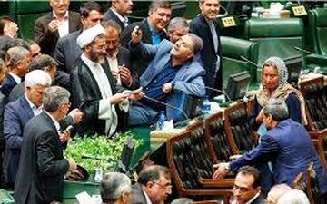 سلفی برخی از نمایندگان با موگرینی، جهانی شد!