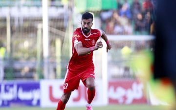 جریمه در انتظار ستاره پرسپولیس/ رفتار جنجالی در اصفهان کار دست مدافع سرخ ها داد!