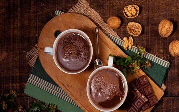رازهای پنهان یک فنجان شکلات داغ: فوایدی که از این نوشیدنی پاییزی نمی‌دانستید!