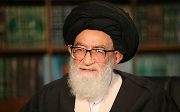 ویدئو | حضور پدر بر سر مزار پسرش آیت الله آل‌هاشم