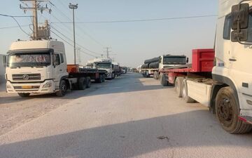 عراق ترمز صادرات از سومار را کشید؛ کامیون‌ها پشت مرز متوقف شدند