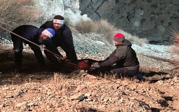  سقوط هولناک خودرو به دره ۱۷ متری؛ ۲ کشته و ۲ مصدوم برجای گذاشت