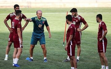 جوانان پرسپولیس در انتظار تصمیم آقای سرمربی