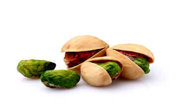 چه کسانی اصلا پسته نخورند؟ 