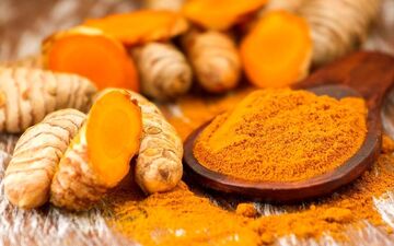 رایج‌ترین عوارض جانبی مصرف زردچوبه 
