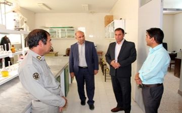 بازدید سرزده فرماندار آبدانان از ادارات شهرستان 