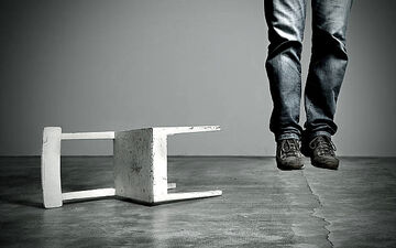 نشانه های هشدار دهنده خودکشی در فرزندان 