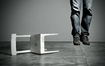 نشانه های هشدار دهنده خودکشی در فرزندان 