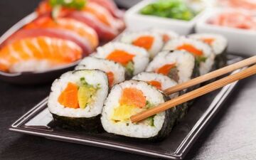 غذای خوشمزه ژاپنی ها یا بمب میکروبی خام؟ / واقعیت سوشی هایی که در ایران طرفداران زیادی پیدا کرده
