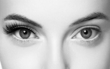 هر آنچه باید پیش از کاشت و اکستنشن مژه بدانید: ۵ نکته مهم
