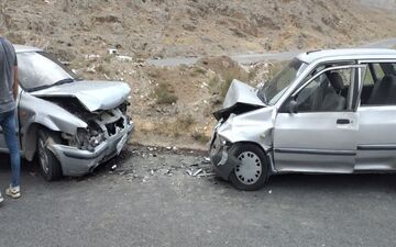 دو تصادف در نطنز؛ پراید واژگون شد، پژو ۴۰۵ حادثه‌ساز شد/۲ جوان جان باختند