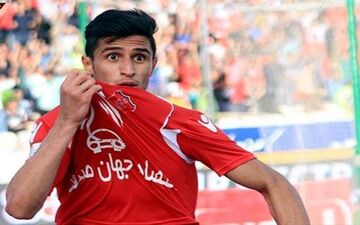 پاسخ بازیکن پرسپولیس به شایعه جدایی +عکس