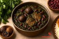 طرز تهیه قورمه‌سبزی خانگی؛ راز خوشمزگی مادربزرگ‌ها در یک خورشت اصیل ایرانی
