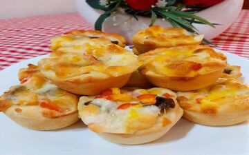 طرز تهیه  پیتزا مافینی| غذای ساده و خوشمزه!