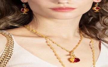طلا و جواهرات مناسب برای فصل پاییز؛ چه مدل هایی بخریم و چگونه با لباس هایمان ست کنیم؟