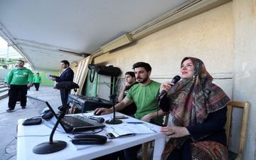 جنجال حضور یک زن دراستادیوم آزادی!+عکس