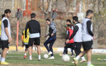 چالش جدید عنایتی؛ مدعی صعود با دست خالی؛ شب عجیب نارنجی‌پوشان
