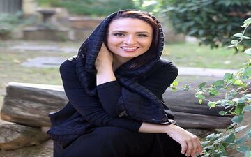 شب گردی گلاره عباسی و همسرش، در اولین برف امسال (عکس)