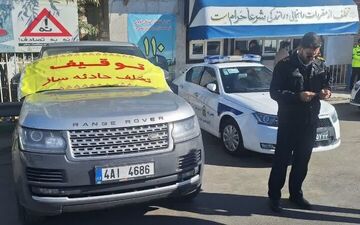 
توقیف سواری با سرعت ۲۰۰ کیلومتر توسط تیم‌های ضربت پلیس راه قم
