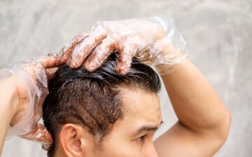  لکه ی رنگ مو را چگونه از روی سطوح پاک کنیم؟