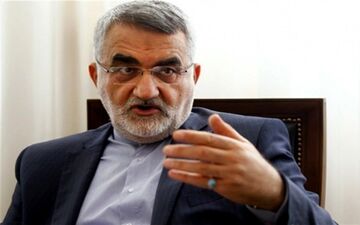 کاهش تعهدات برجامی در راستای منافع ملی است