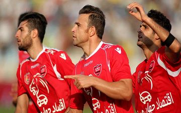 قاتل پرسپولیسی آبی‌ها، هواداران استقلال را به آتش کشید + عکس