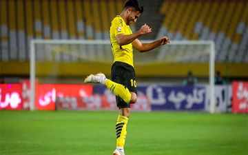 مهاجم سپاهان لژیونر شد