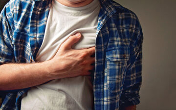 حمله قلبی یک ماه قبل این نشانه‌ها را دارد/ اینفوگرافیک