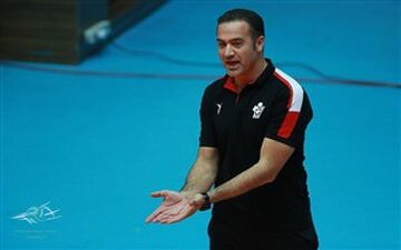  پیمان اکبری از سرمربیگری والیبال پیکان استعفا داد 