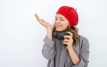 عطرها: فراتر از زیبایی، تأثیرات عمیق بر ذهن و روح
