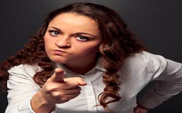 عواقب بد عصبانی کردن زنها | زن‌ها را عصبانی کنید این بلا سرتان می آید!