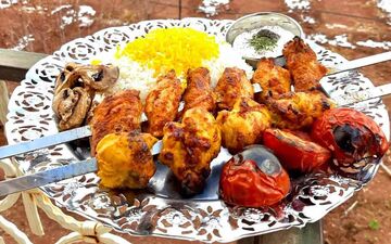 راز پخت جوجه کبابی نرم و لطیف: 5 راز برای جلوگیری از سفت شدن گوشت جوجه کباب