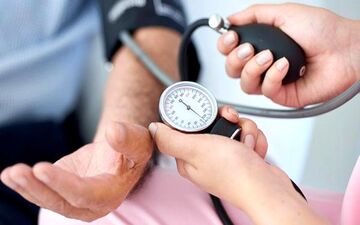 چند وقت یک‌بار باید فشار خون‌ را اندازه گرفت؟