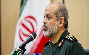 سردار احمد وحیدی: قدرت نظامی آمریکا در حال افول است