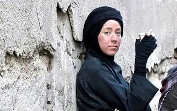 حضور «الیزابت» پایتخت و همسرش در اکران سریال جدید؛ ویدئوی پربازدید فضای مجازی
