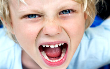 چرا بچه ها پرخاشگر می شوند؟