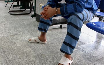 سرقت گوشی همراه از زنان راننده پشت چراغ قرمز

