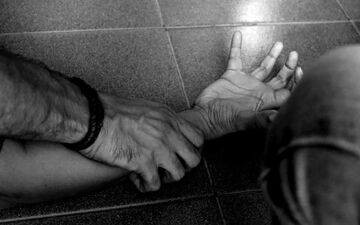 اسارت دو هفته ای دختر جوان در خانه مرد پلید