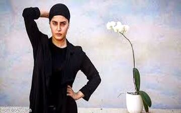 تیپ متفاوت «الناز شاکردوست» با پاهایی بر‌هنه