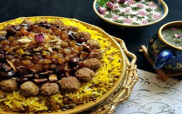 طرز تهیه عدس پلو با گوشت قلقلی؛ غذایی ساده اما فوق‌العاده خوشمزه