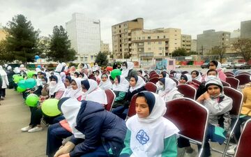 آیین افتتاح طرح "سفیران سلامت" در کرمانشاه برگزار شد/ حضور ۵۸۰۰۰ سفیر سلامت در مدارس استان


